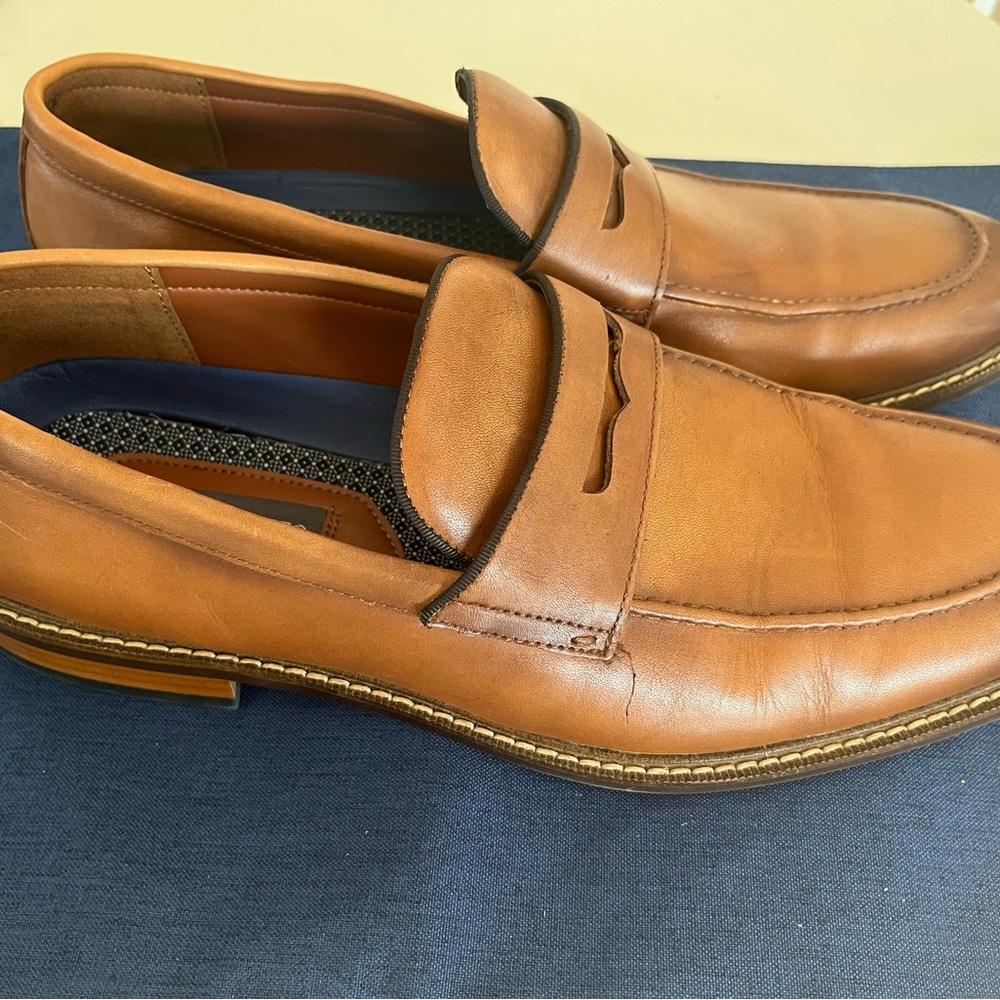 Vince Camuto Men's Brown Leather Penny Loafer slip on Dress Shoe - Picture 2 of 8